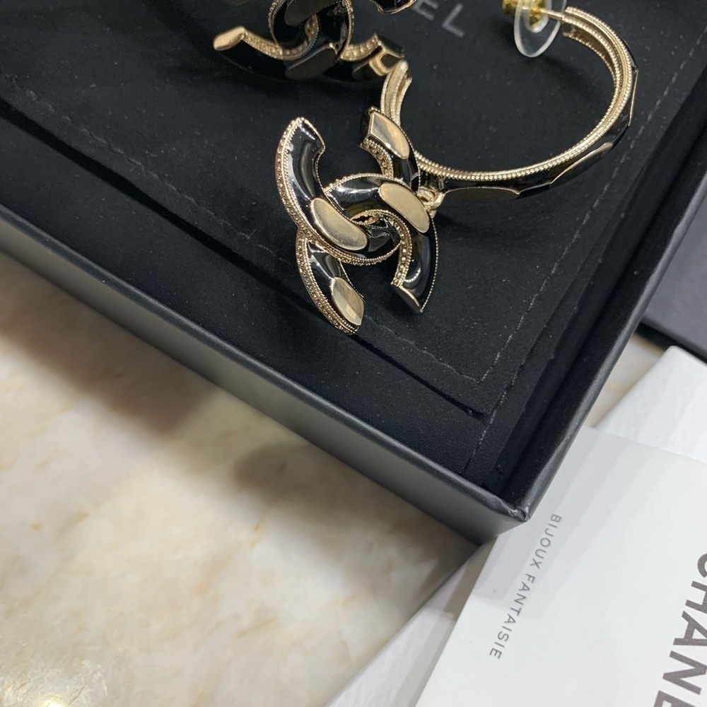 CHANEL Metal Gold & Black Earrings - Picture 8 of 14